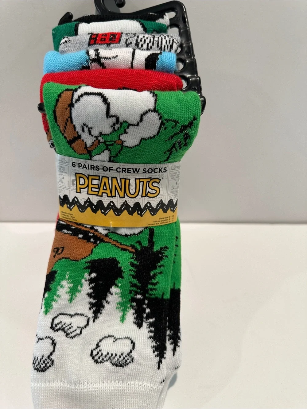 NWT Peanuts Men’s (6) Pack Crew Socks. Fits Shoe Size 6-12